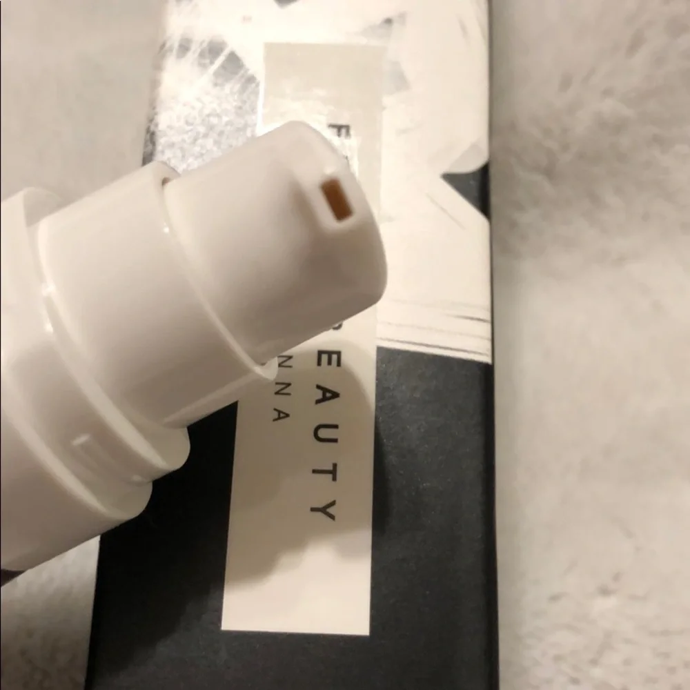 Fenty 490 Pro Filt’r Hydrating Foundation